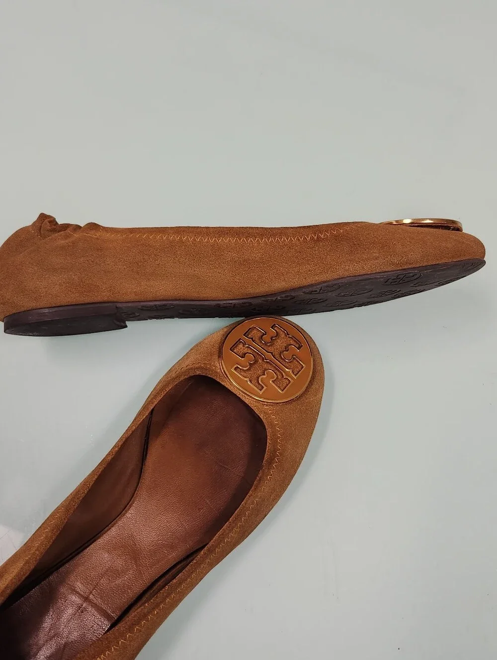 Tory Burch Tan Suede Reva Logo Ballet Flats Good  Conditions🥰😍